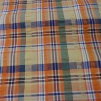 Coton cloque motif madras jaune pale et orange 2 