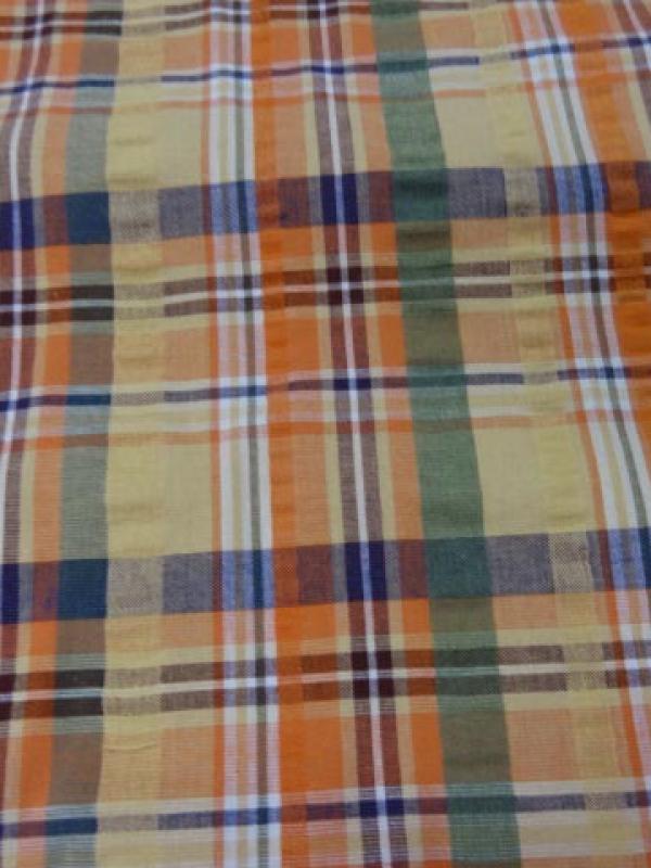 Coton cloque motif madras jaune pale et orange 2 