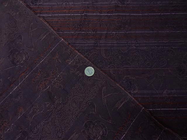 Coton damasse prune motif petites roses 1