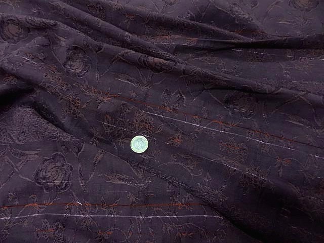 Coton damasse prune motif petites roses 3