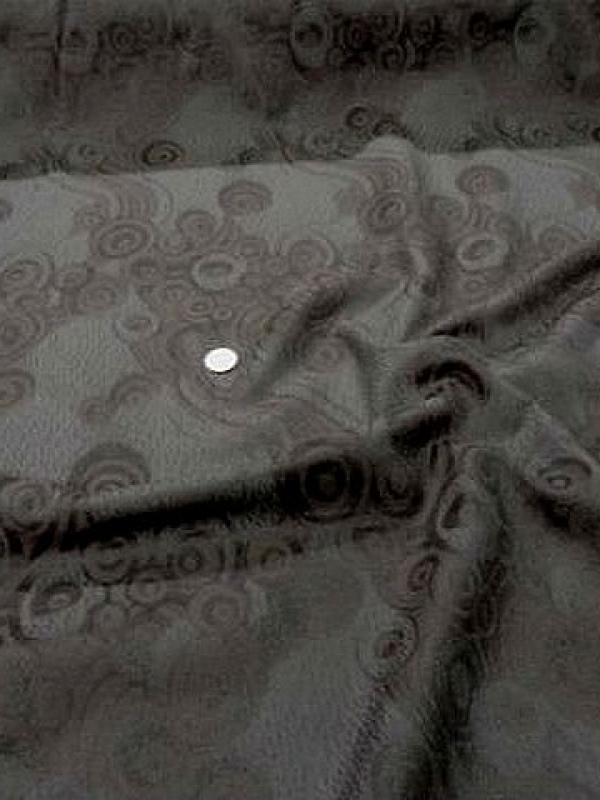 Coton damasse taupe clair motifs volutes 1 
