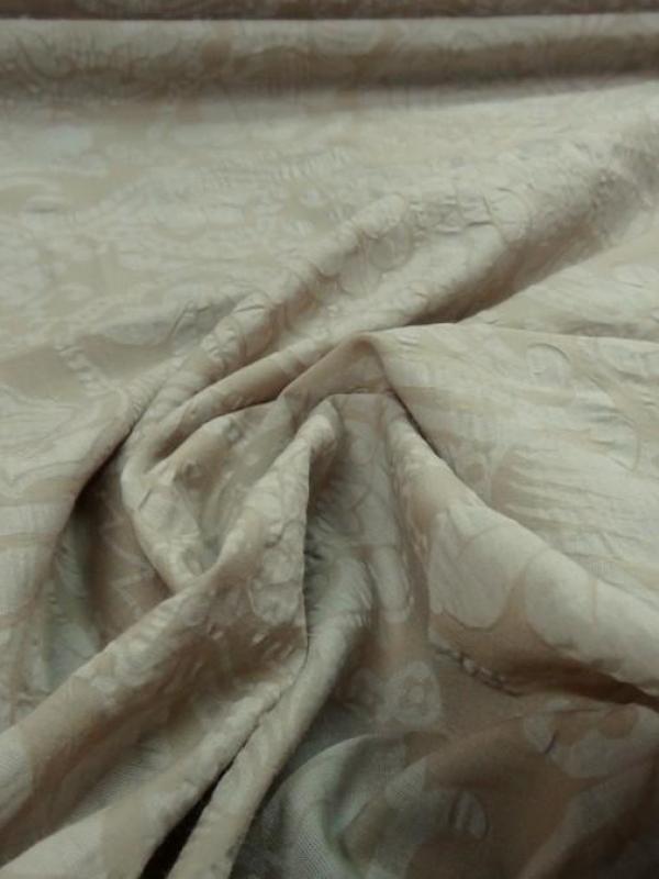 Coton fin beige clair motif cloque fleuri 2 