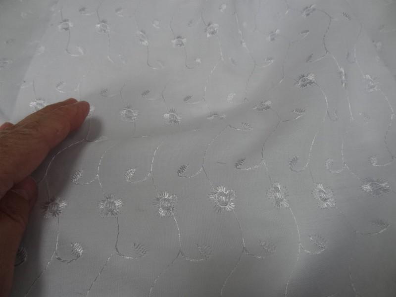 Coton fin blanc brode 3