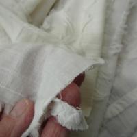 Coton fin blanc casse a frises frange 6 