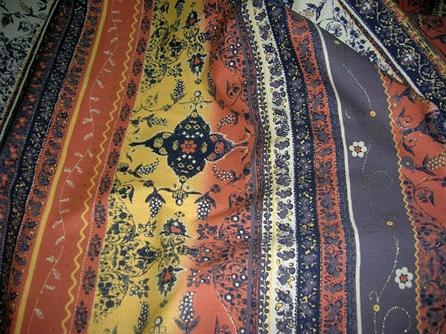 Coton fin motif frises liberty tons terre 1