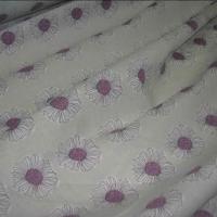 Coton fond beurre paquerettes coeur lilas 