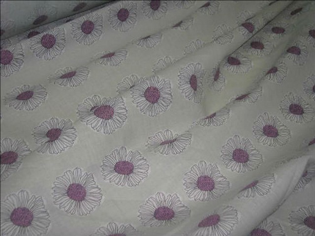 Coton fond beurre paquerettes coeur lilas
