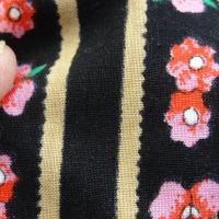 Coton fond noir motif fleuri rose vintage 5 