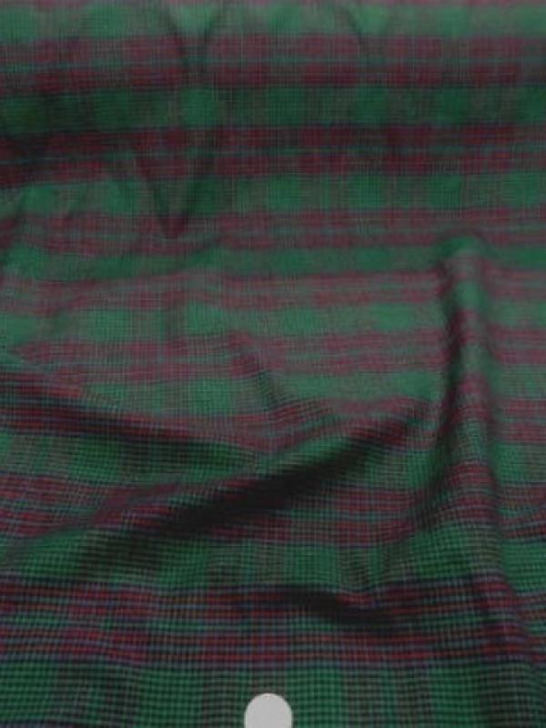Coton gratte vert rouge a carreaux 1 