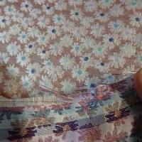 Coton melange faconne marguerites fond vieux rose 3 