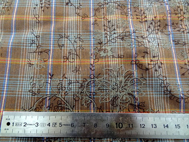 Coton motif carreaux tisses fines fleurs imprimees 2