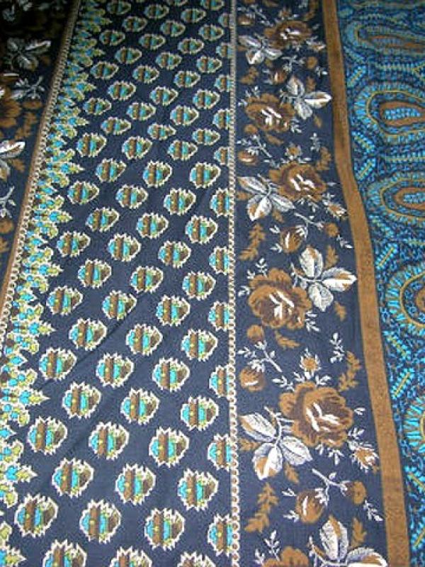 Coton motif frises cachemire bleu chaudron 1 