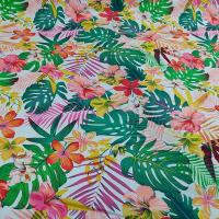 Coton polynesien fond blanc motif vert et rose 1