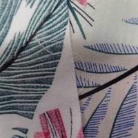 Coton popeline blanc cassé imprimé  ton bleu,noir et rouge