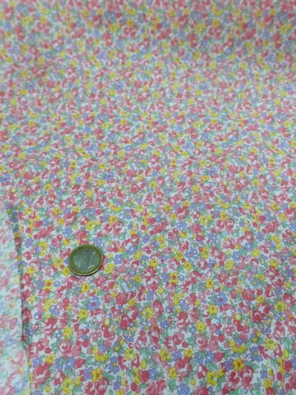 Coton popeline blanche imprime style liberty petite fleurs rose jaune bleu3
