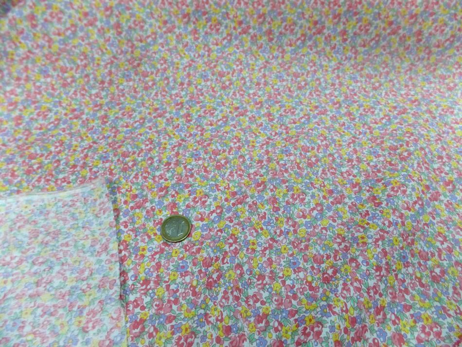 Coton popeline blanche imprime style liberty petite fleurs rose jaune bleu3