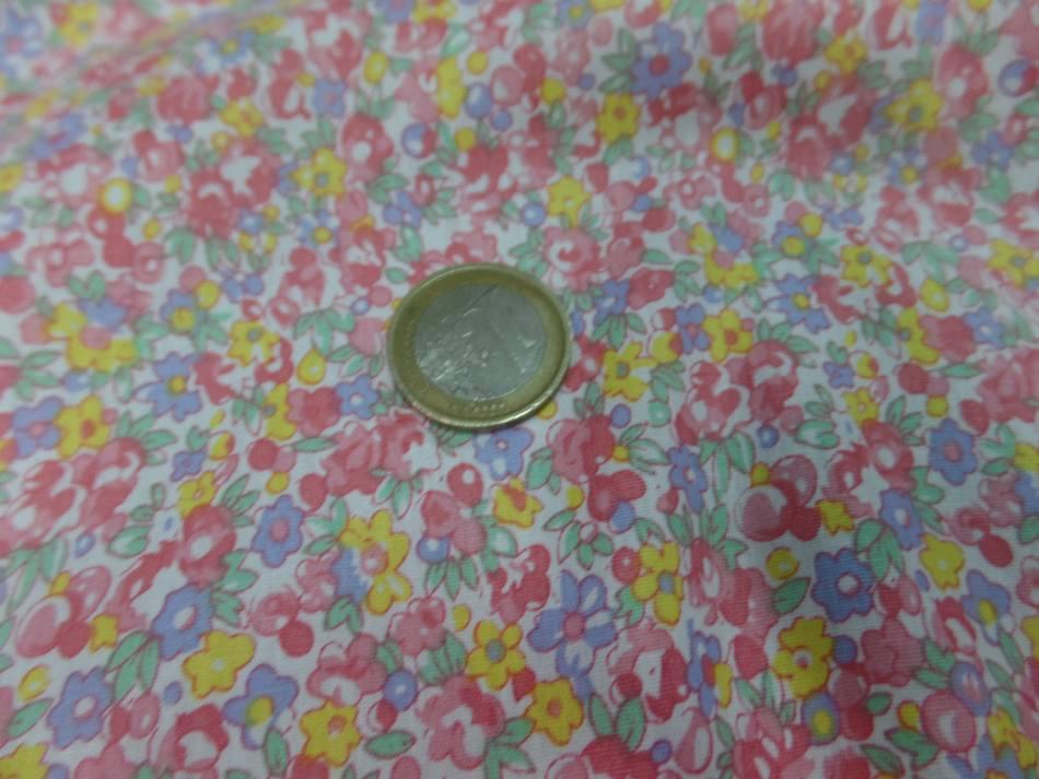 coton popeline blanche imprimé style liberty petite fleurs rose,jaune,bleu