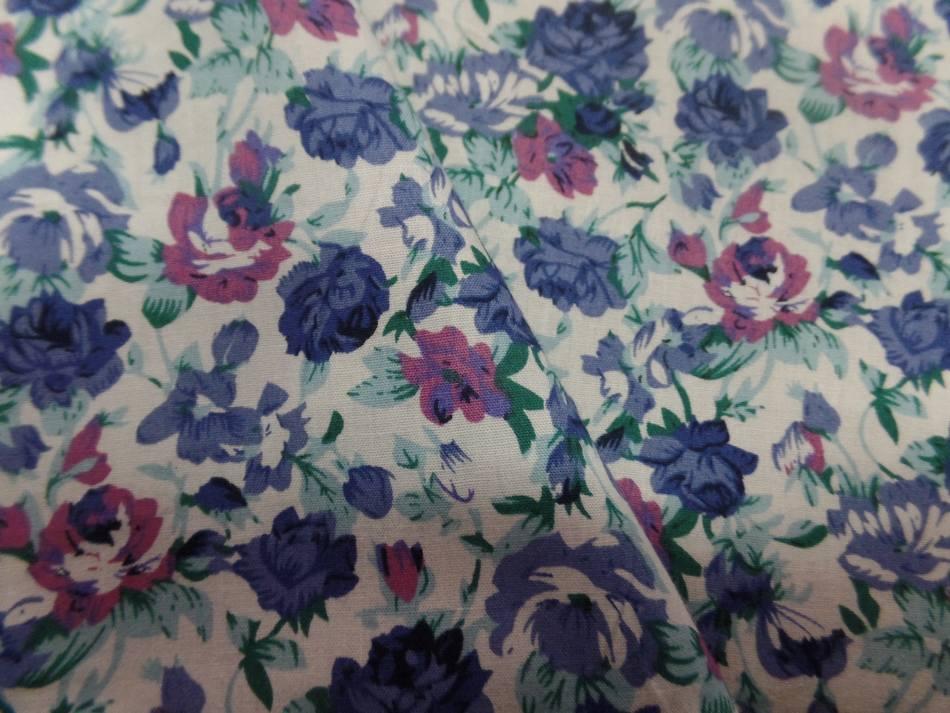 Coton popeline blanche imprimée petite fleurs bleu par 50 Cm PAS CHER
