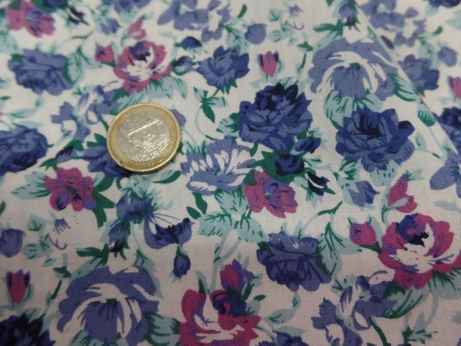 Coton popeline blanche imprimée petite fleurs bleu par 50 vm