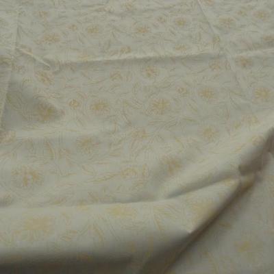 Coton serge mercerise blanc casse motif fleurs paille 2 