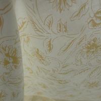 Coton serge mercerise blanc casse motif fleurs paille 4 
