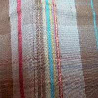 Coton taupe et cafe a carreaux fils fuchsia et turquoise 2 