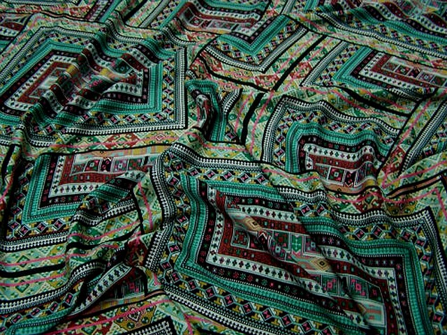 Coton tons verts motif tapis superposes 1