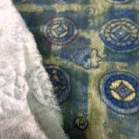 Coton velours cotele motif medaillons celtiques 1 