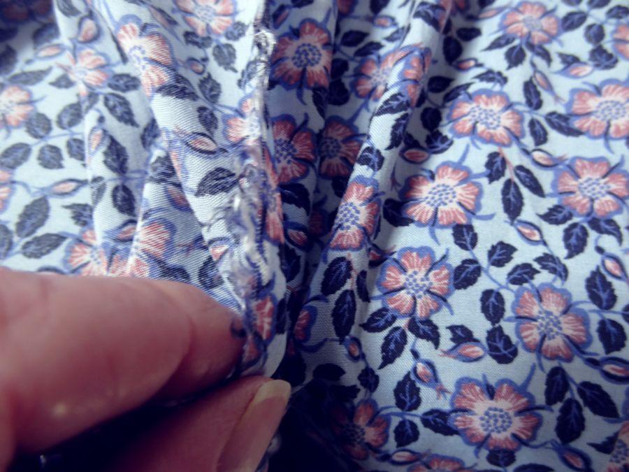 Coton viscose fleuri teintes bleuet et rose indien 1