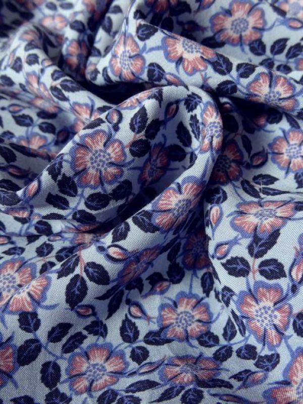 Coton viscose fleuri teintes bleuet et rose indien 4 
