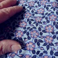 Coton viscose fleuri teintes bleuet et rose indien 5 