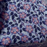 Coton viscose fleuri teintes bleuet et rose indien