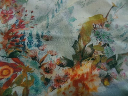 Coton viscose fleurs délicates 02