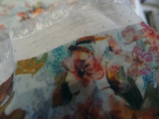 Coton viscose fleurs délicates 04