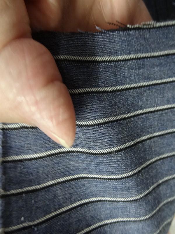 Coton viscose fond jean chambray fines rayures ombrees 2