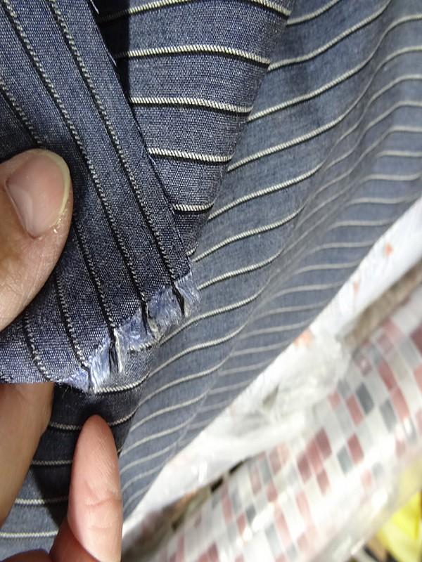 Coton viscose fond jean chambray fines rayures ombrees 3