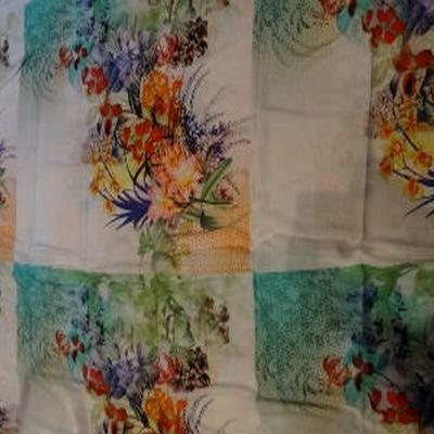 Coton viscose grand patchwork fleuri 01