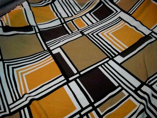 Coton viscose motifs carreaux vintage blanc noir ocre 1