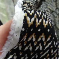 Coton viscose noir motif zigzag ethnique 2 
