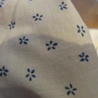 Cotonnade crème petites fleurs bleues 03