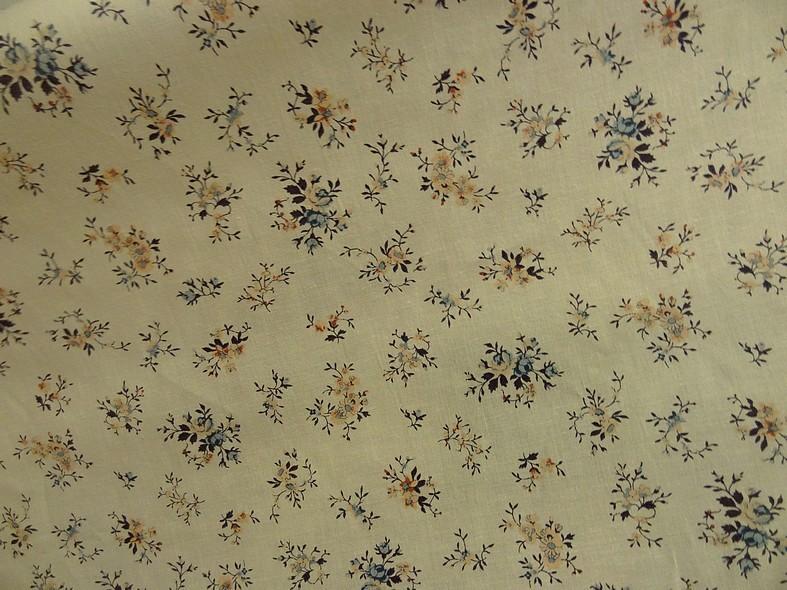 Cotonnade fond creme motif fleuri liberty rose bleu 1