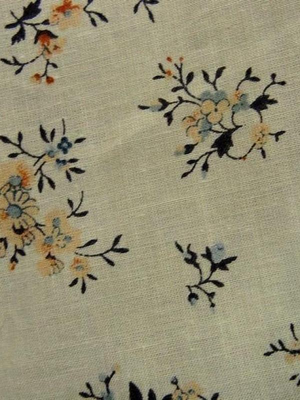 Cotonnade fond creme motif fleuri liberty rose bleu 7 