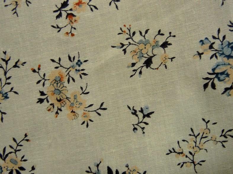 Cotonnade fond creme motif fleuri liberty rose bleu 7