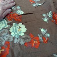 Cotonnade teinte terracotta fleuri 2 