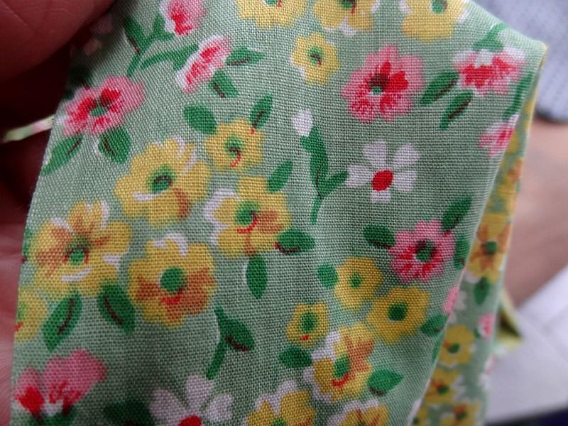 Cotonnade vert d eau petites fleurs 5