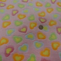 polaire doudou rose motifs coeurs