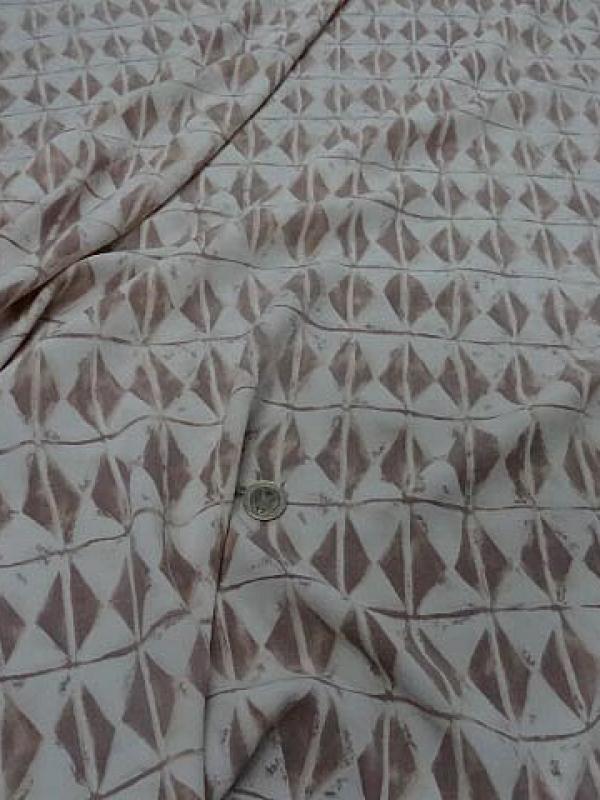 Crepe blanc motif silex ethnique 1 