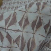 Crepe blanc motif silex ethnique 3