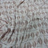 Crepe blanc motif silex ethnique 4 