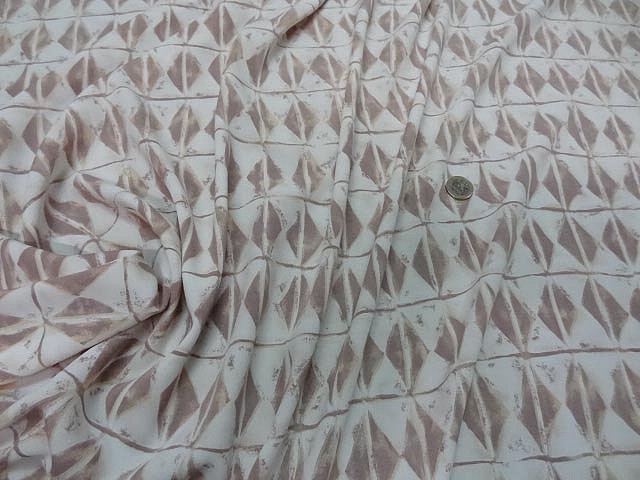 Crepe blanc motif silex ethnique 4